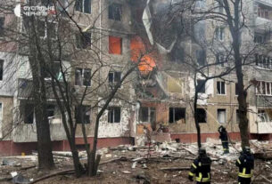 росіяни влучили у багатоповерхівку в Чернігові