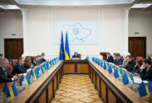 Кабмін вирішив стримати зростання тарифу на передачу електроенергії