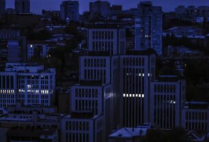 У неділю відключатимуть світло користувачам до чотирьох черг одночасно