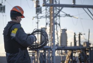 Через обстріли енергетики без світла залишаються люди у трьох областях