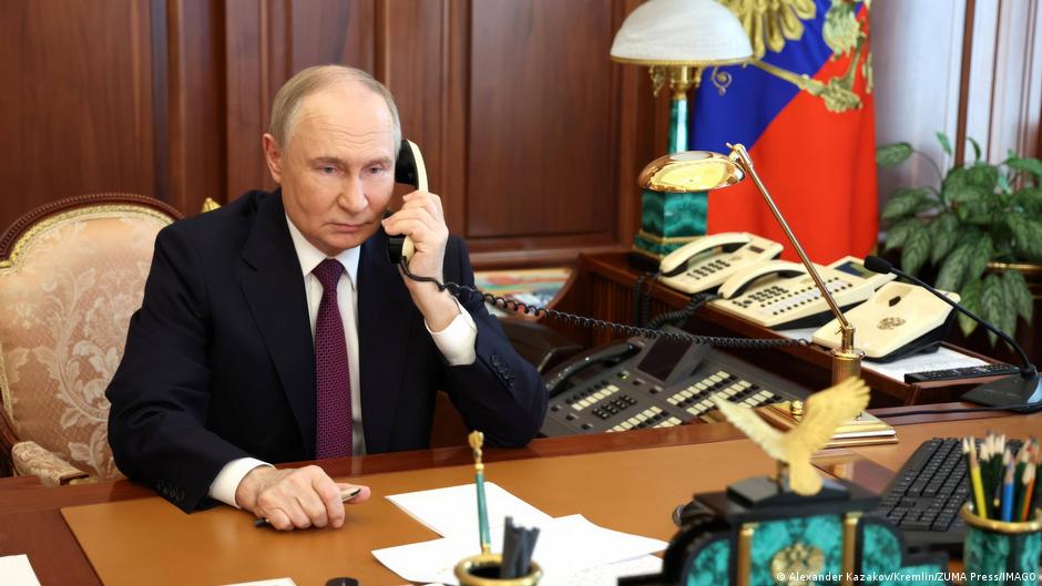 Путін анонсував заборону в РФ дзвінків із "недружніх" країн