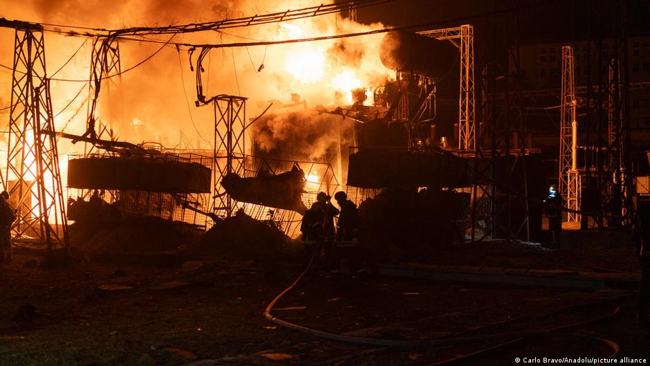 РФ вдарила по ТЕЦ у передмісті Харкова: є жертва та поранені