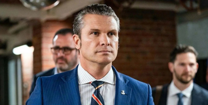 Конгресмени США погрожують утримати гроші на поїздки Геґсета