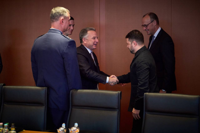 У Берліні розпочалася зустріч президента України з представниками Трампа