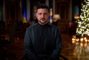 Зеленський у новорічному зверненні: Ми прагнемо миру, але не ціною України (відео)