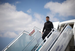 Зеленський вирушив до Давосу для зустрічі з Трампом