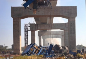 У Таїланді будівельний кран упав на пасажирський потяг: є загиблі