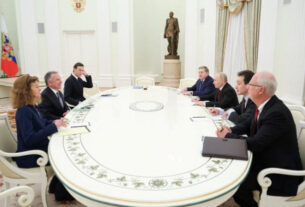 рф погодилася взяти участь у тристоронній зустрічі в ОАЕ