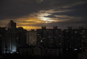 "Укренерго": завтра в усіх регіонах України застосовуватимуть погодинні відключення світла