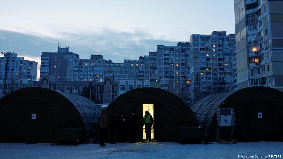 Атаки РФ: у Києві понад 700 багатоповерхівок досі без тепла