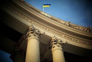 На борту затриманого у США російського танкера перебувають українці – посольство