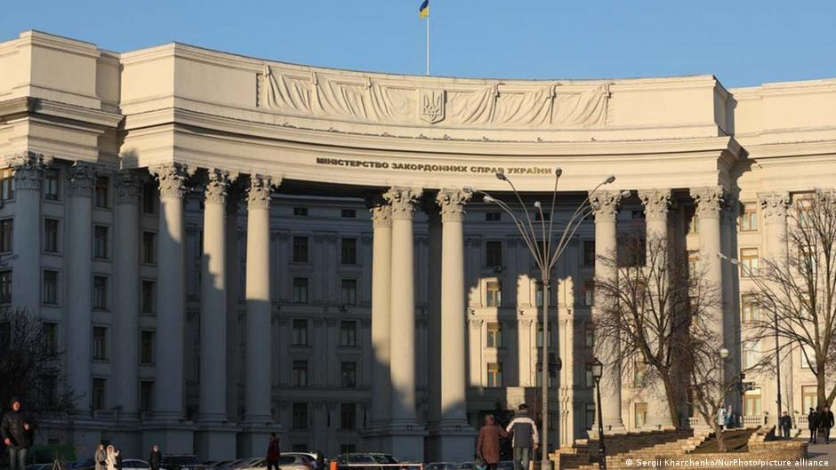 МЗС - Орбану і Фіцо: Ультиматуми ставте Кремлю, а не Україні