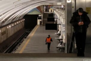 Зупинка метро у Києві: ДСНС вивела з тунелів майже 500 людей