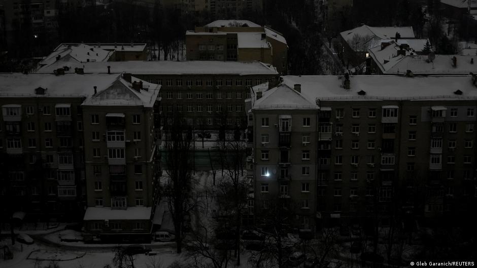 Міненерго: У Києві світло подається на півтори-дві години