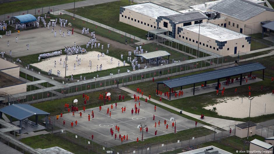 США витратять $38 млрд, щоб затримувати більше мігрантів