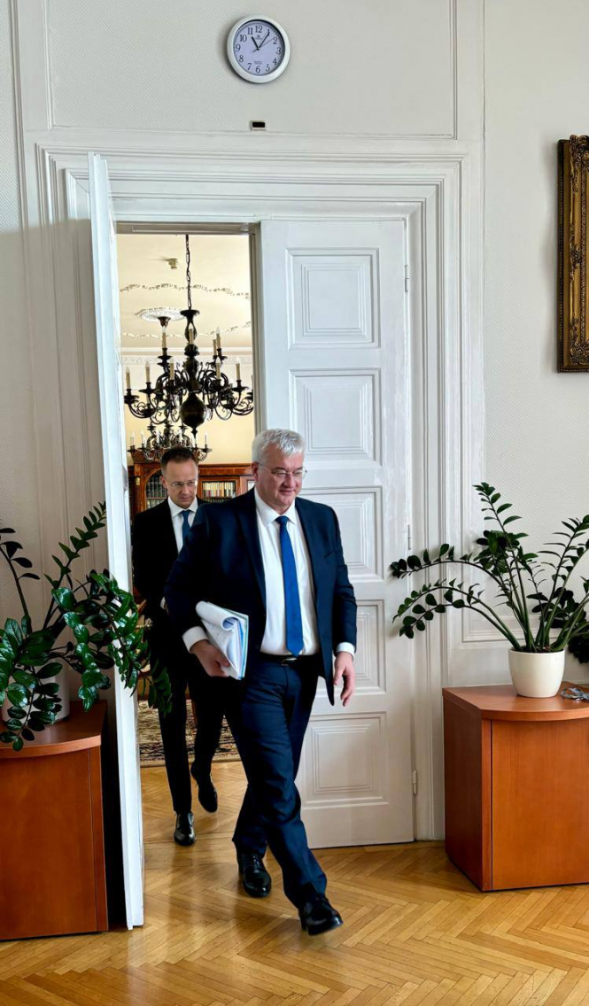 МЗС України розкритикувало Угорщину за скарги на нафтопровід