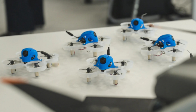 У росії школярів масово навчають керувати бойовими дронами – розвідка