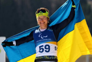 Українській біатлоністці зробили зауваження через сережки з надписом Stop War на Паралімпіаді-2026