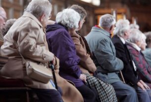 У квітні пенсіонерам та отримувачам соцдопомоги нарахують одноразово по 1500 гривень