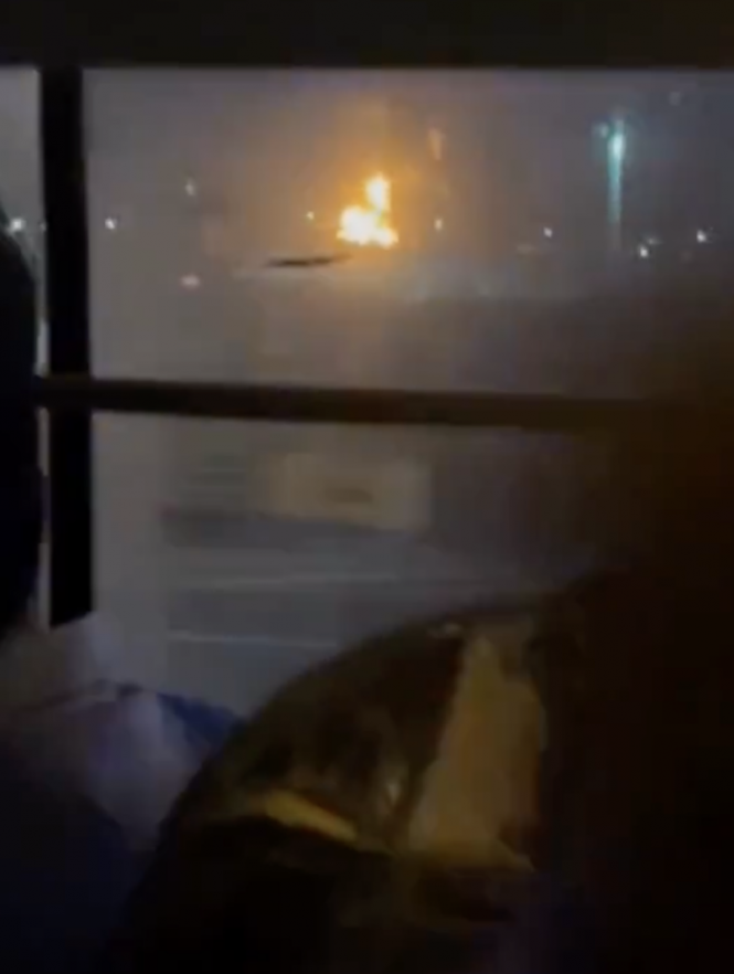 Дубайський аеропорт призупинив рейси внаслідок влучання дрона в паливний резервуар