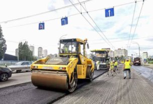 В Україні пришвидшують ремонт доріг на основних транспортних маршрутах