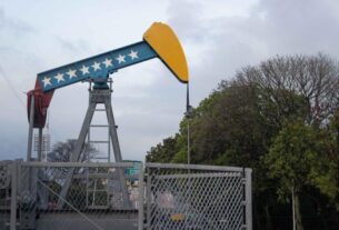 США послаблять санкції проти Венесуели, щоб збільшити видобуток нафти