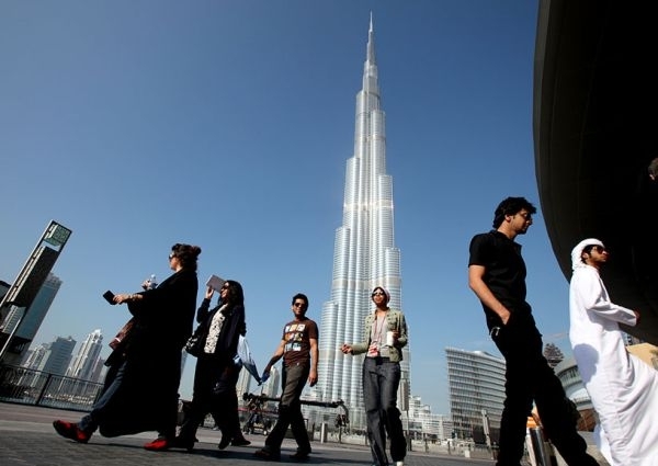 Тисячі людей застрягли на Близькому Сході – Bloomberg