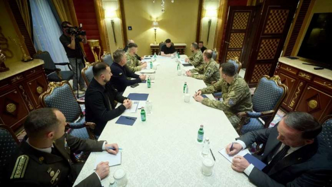 У Саудівській Аравії Зеленський зустрівся із українськими військовими експертами