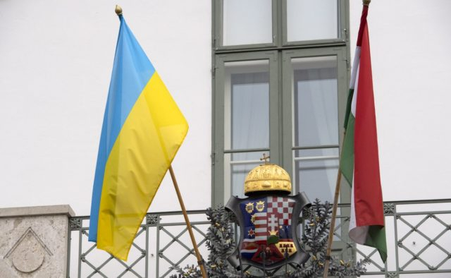 Угорщина назвала причину викрадення українських інкасаторів