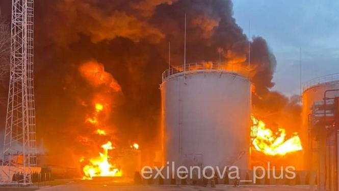 На Кубані після атаки дронів горить нафтобаза