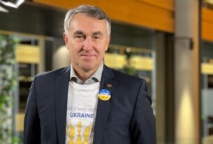 Євродепутат: ЄС не може зволікати зі вступом України