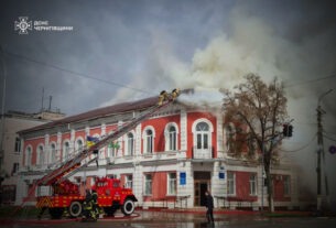 російські дрони влучили в будівлі Чернігівщини: є постраждалі