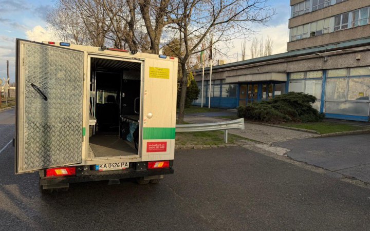 "Ощадбанк" повернув затримані інкасаторські автівки: кошти та цінності все ще в Угорщині