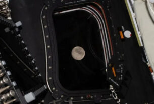 Artemis II завершив обліт Місяця і повертається додому