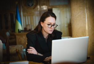 Уряд розпочав дерегуляцію будівництва та прискорення відбудови країни
