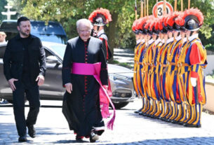 Зеленський поговорив з Папою Левом XIV на тлі масованої атаки росії