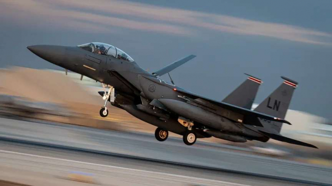 Американські військові врятували другого члена екіпажу F-15E, збитого над Іраном