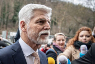 Президент Чехії розкритикував уряд за відмову фінансувати снаряди для України