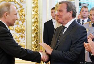Кремль: Путін провів "дружню" розмову зі Шредером