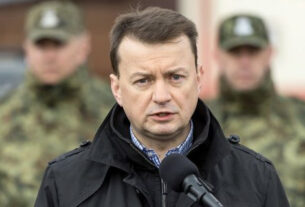 Колишній міністр оборони Польщі Блащак повертає Україні орден