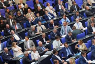 У Бундестазі критикують поїздку депутатів АдН на форум до РФ
