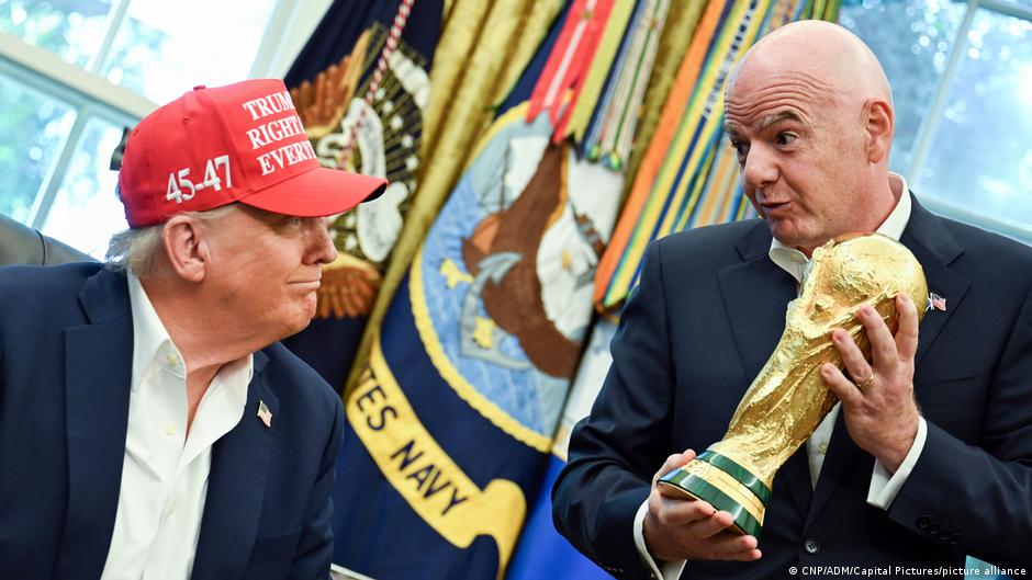 ФІФА: Трамп нагороджуватиме переможців Чемпіонату світу-2026