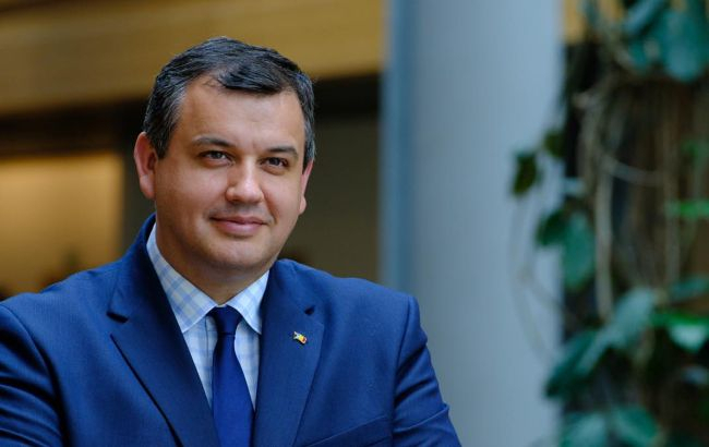 Новим прем