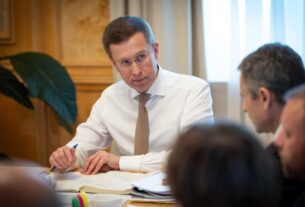 Кабмін виділив 419 млн грн на зарплати працівникам обласних і районних військових адміністрацій