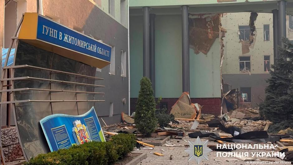 РФ вдарила по будівлі поліції у Житомирі: загинули двоє