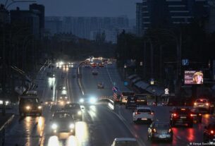 Удари РФ: у Києві запровадили екстрені відключення світла