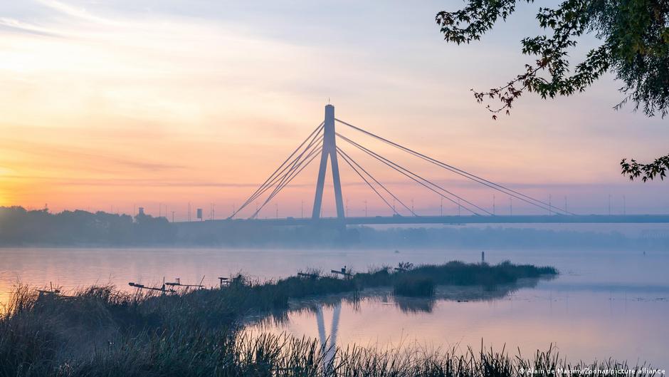 У Києві почнуть будівництво резервних переправ через Дніпро