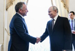Росія готова відновити тристоронні переговори зі США та Україною