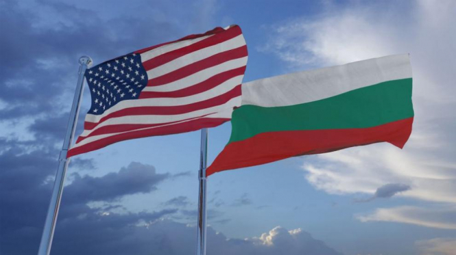 Болгарія не планує застосовувати статті 4 і 5 НАТО через обстріл суден у Чорному морі