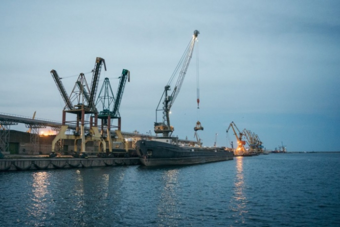 росія вперше з липня дозволила зерновим суднам виходити з портів Азовського моря